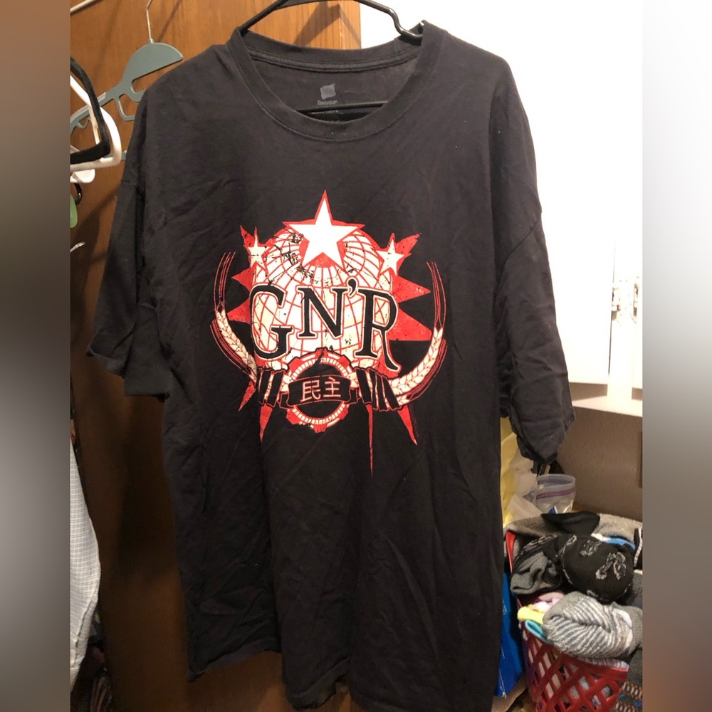 Guns N Roses (G N R) Collectable Tee- 903 $30 or $25 w/offer *tee deal